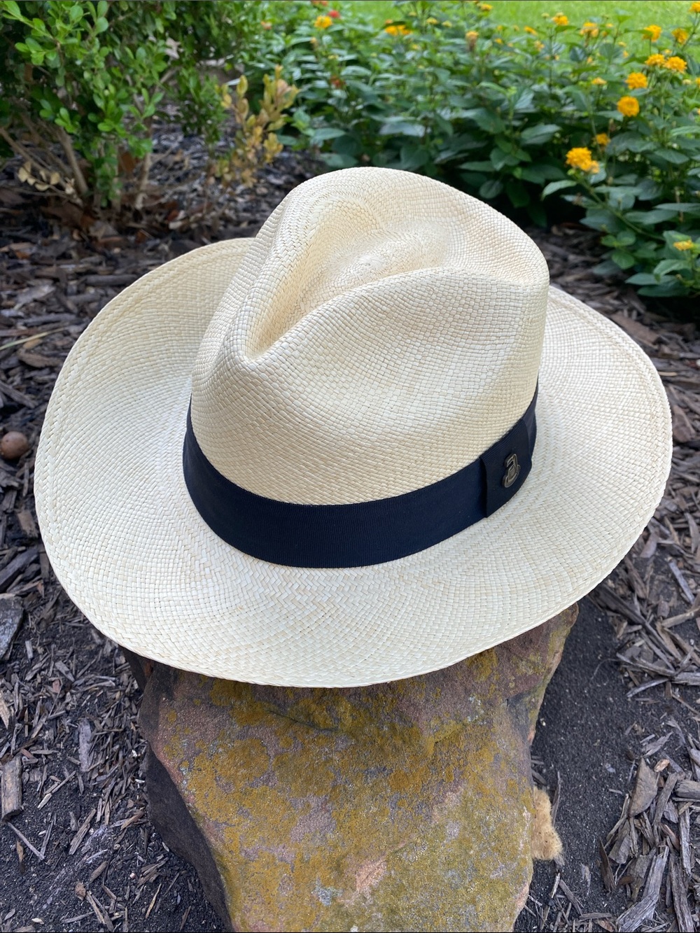 Ecua-Andino Hats handwoven Classic Fedora Panama Hat Toquilla Straw Size M